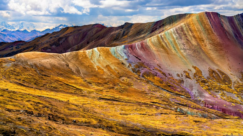 Traditional Andean culture near Palccoyo Rainbow Mountain - Ali Peru Treks
