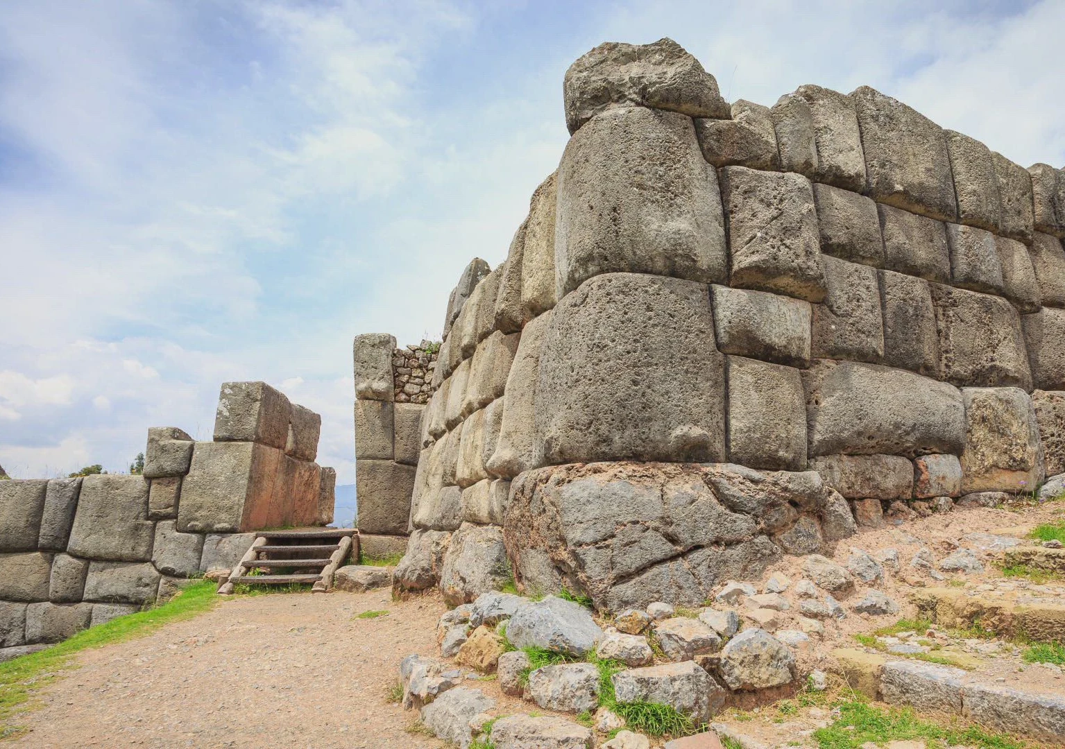 sacsayhuaman