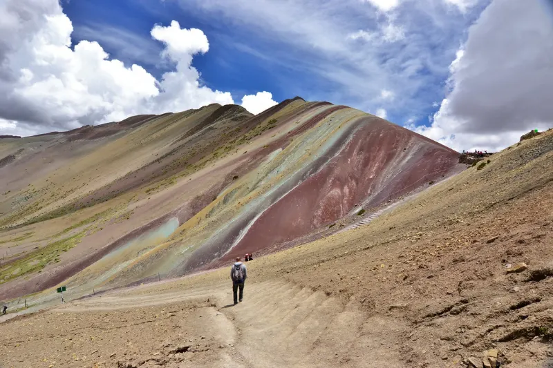 rainbow mountain peru